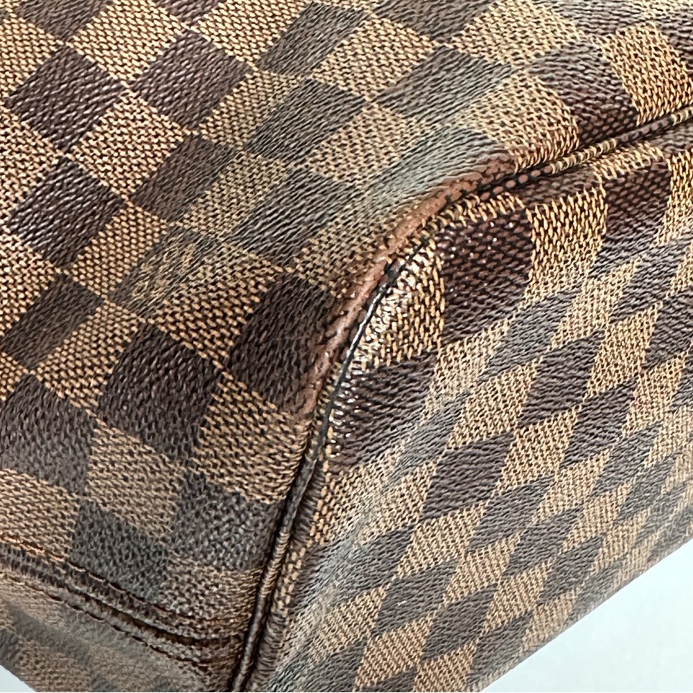 Louis Vuitton DE Neverfull MM Cherry Tote - Picture 7 of 16